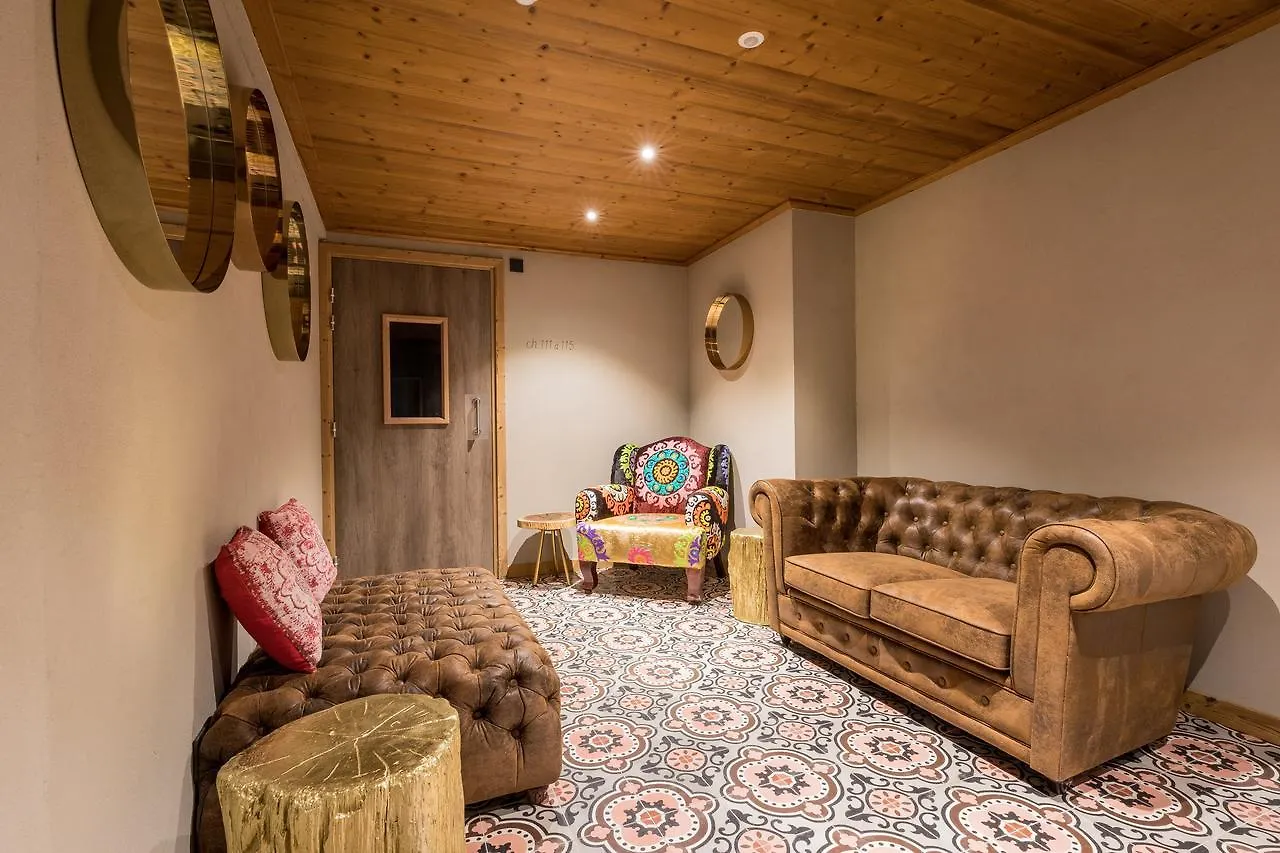 Les Cabanes De La Maison Rouge FRENCH ALPS Отель